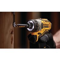 DeWalt DCF601D2-QW (с 2-мя АКБ, кейс) Image #4